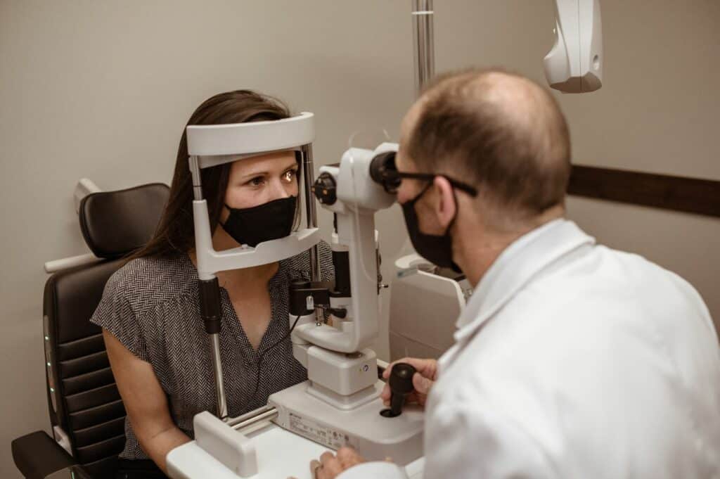 Cataracts Care | Eye Care Services